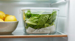 how to store leafy greens so they stay crisp